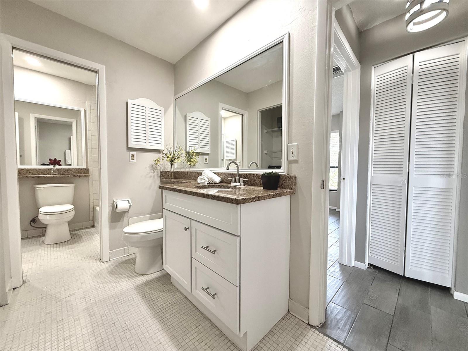 942 N Beneva Rd #v28 Property Photo 21