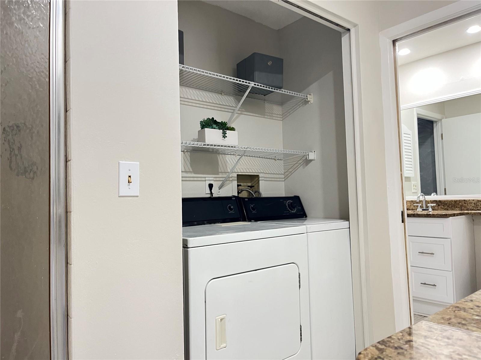 942 N Beneva Rd #v28 Property Photo 25