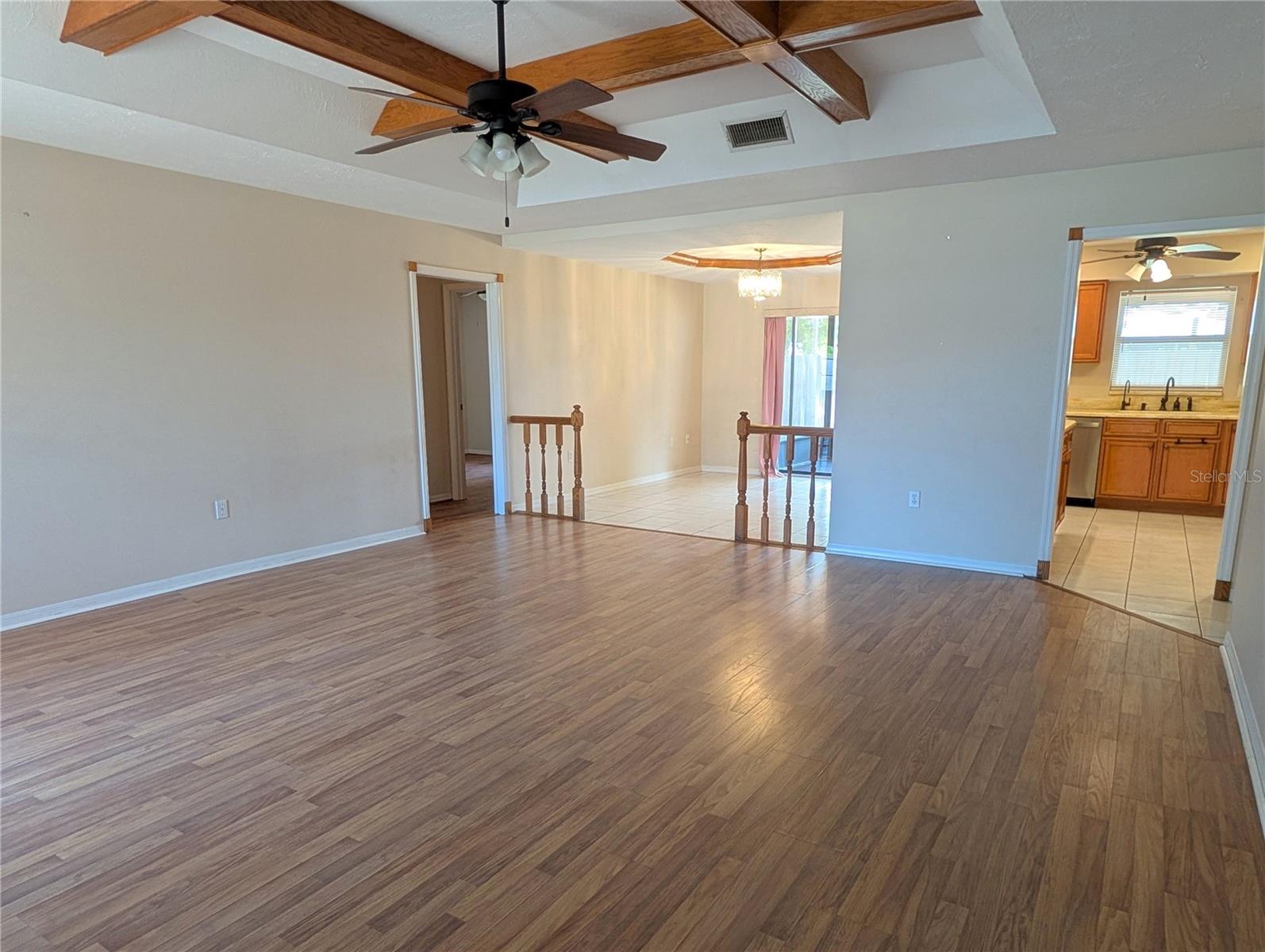 88 Temple Rd Property Photo 3