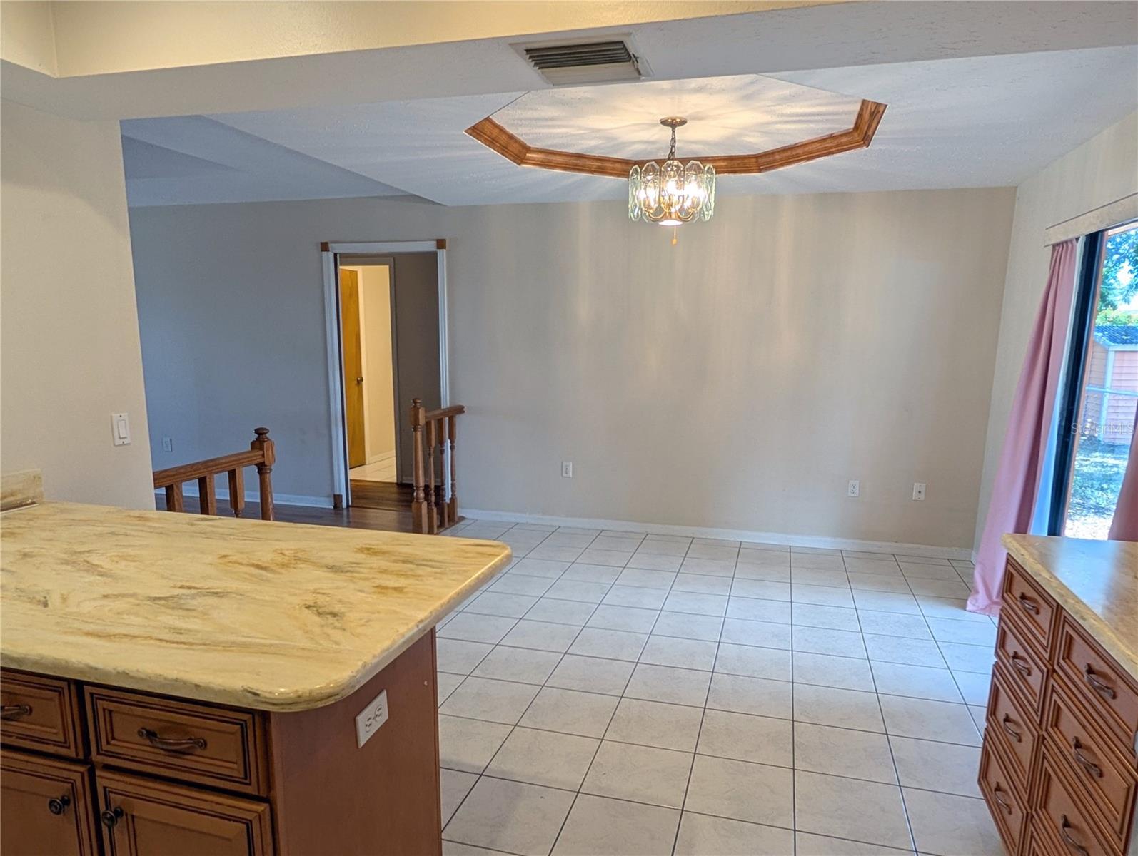 88 Temple Rd Property Photo 12