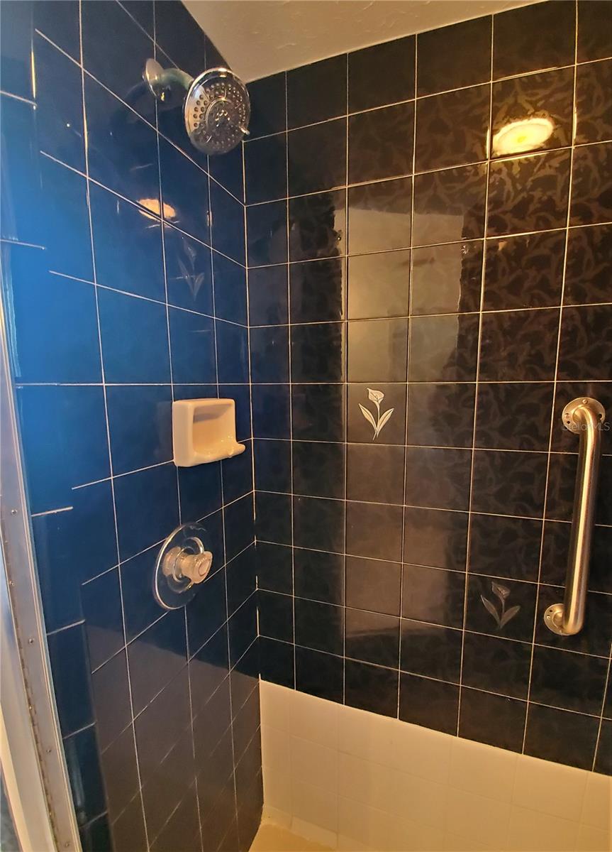 88 Temple Rd Property Photo 21