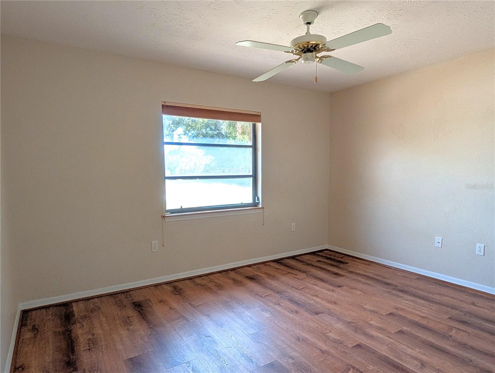 88 Temple Rd Property Photo 24