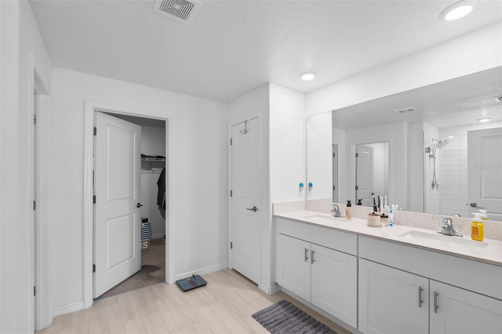 13608 Sunset Sapphire Ct Property Photo 5