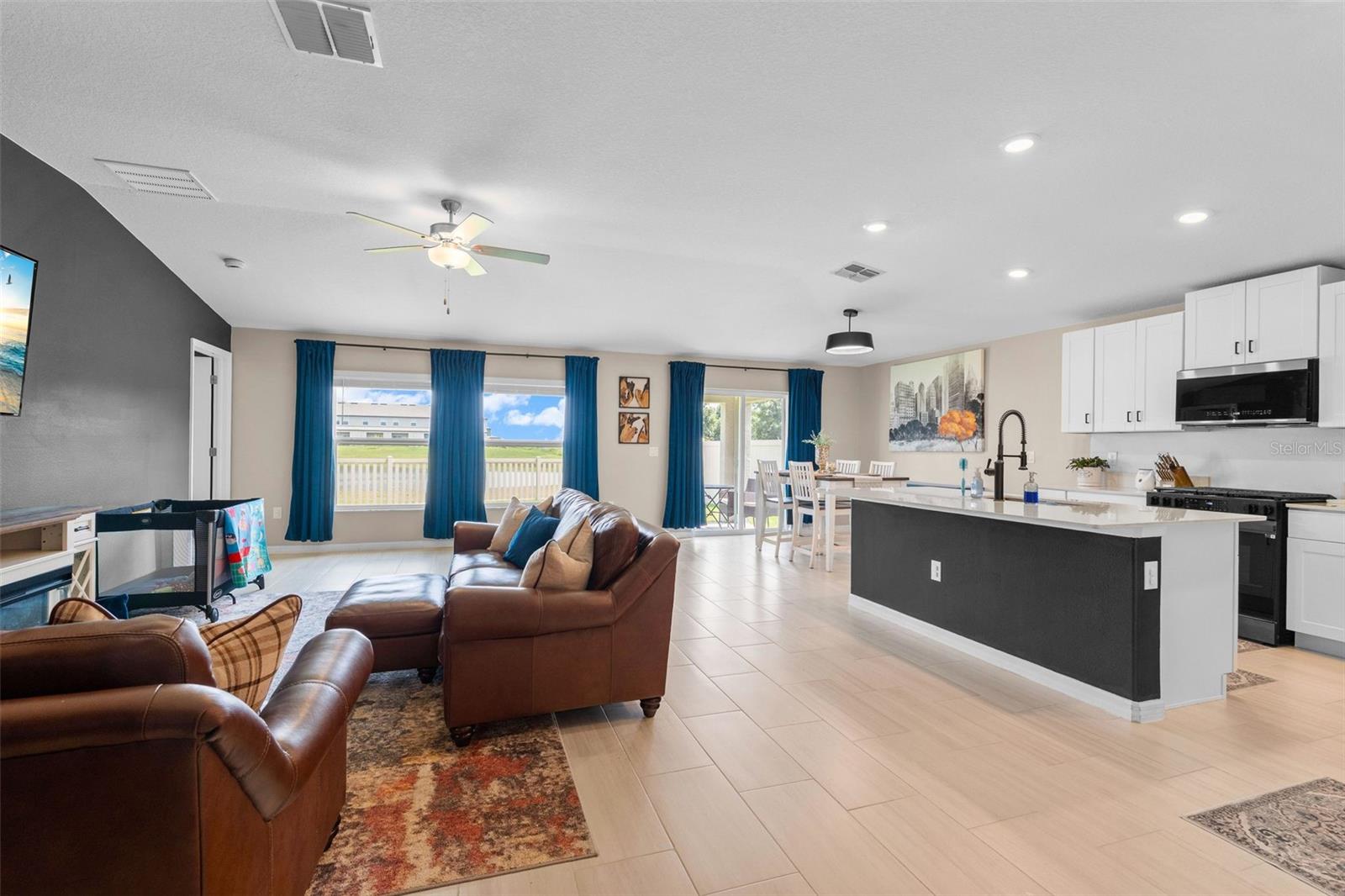 13608 Sunset Sapphire Ct Property Photo 11