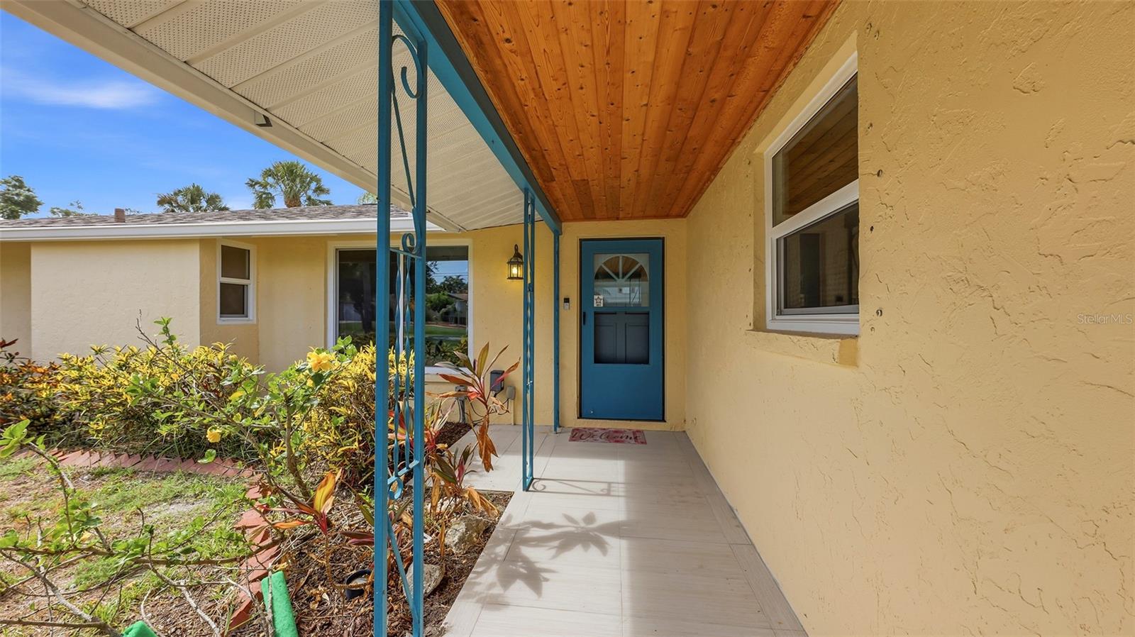 2220 Doud St Property Photo 4
