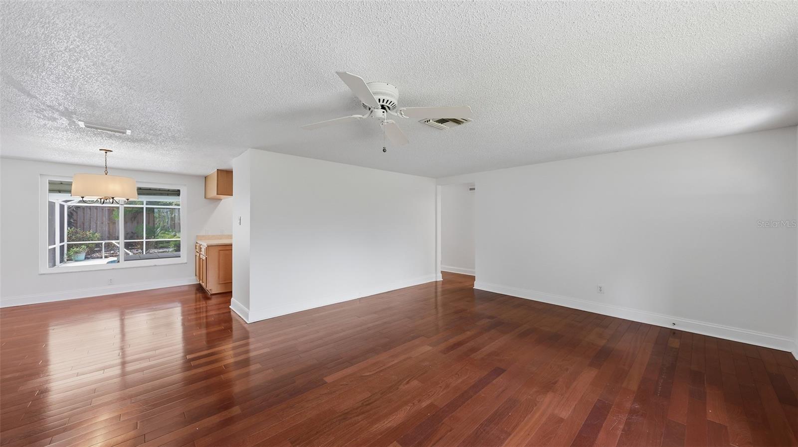 2220 Doud St Property Photo 8