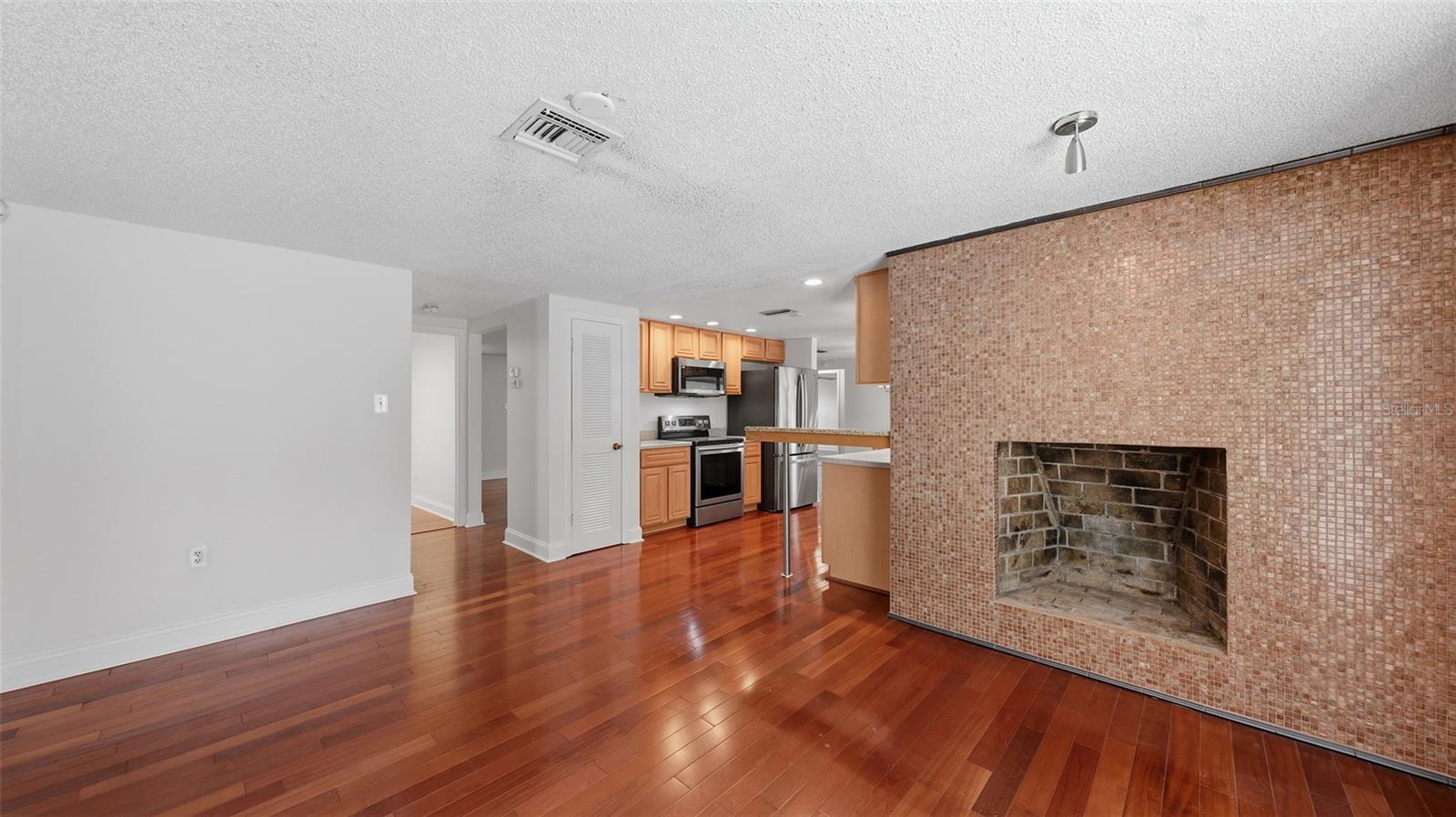 2220 Doud St Property Photo 12