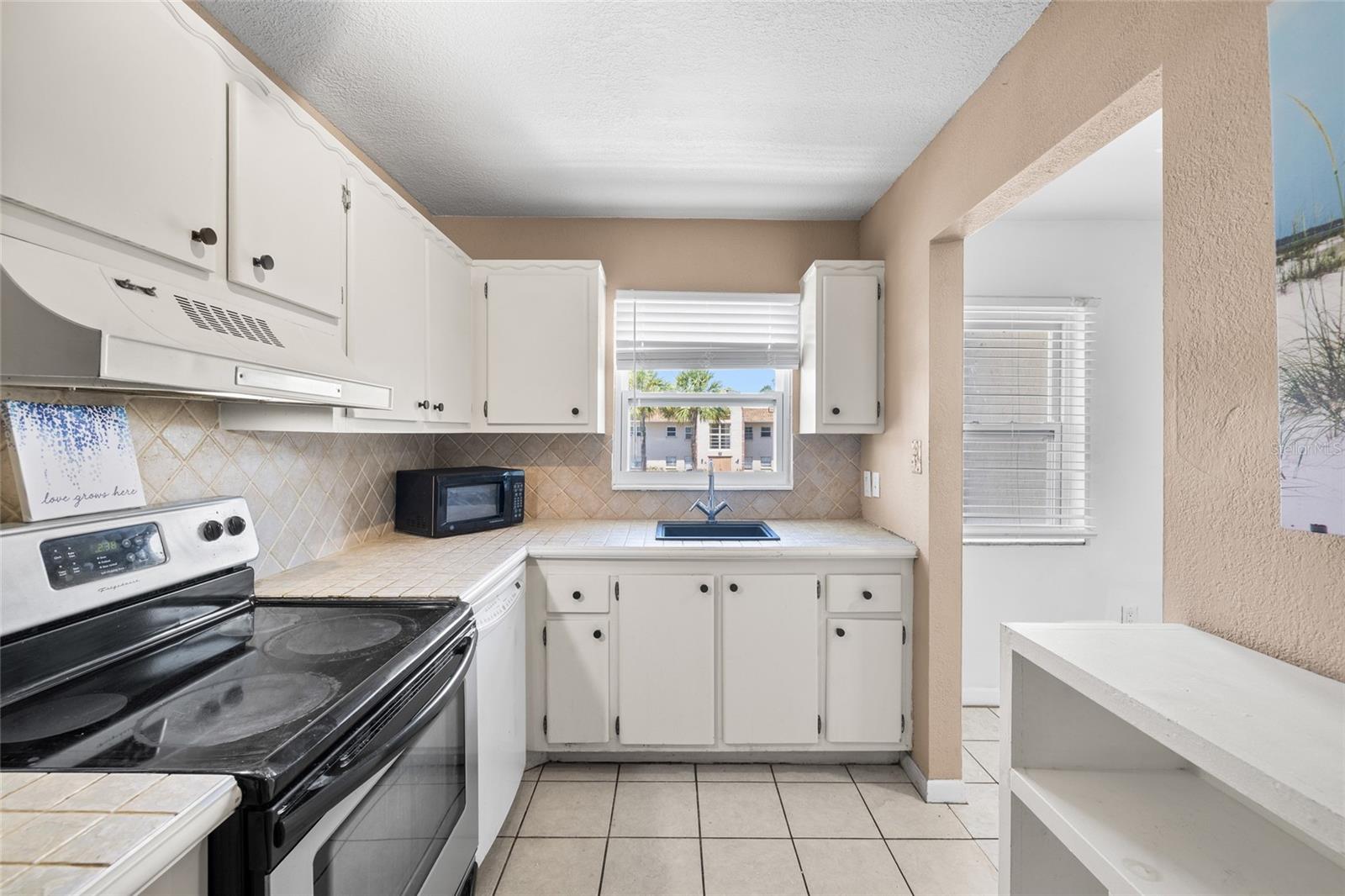 2727 75th St W #8a13 Property Photo 4