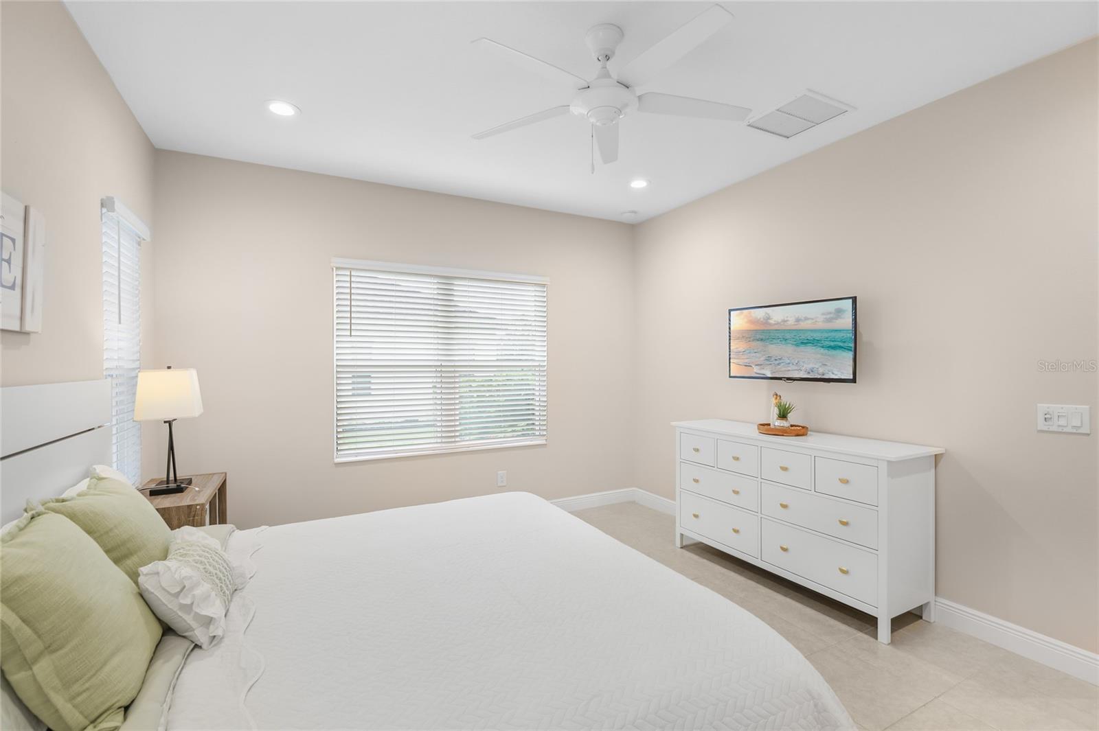10601 Falling Leaf Ct Property Photo 12