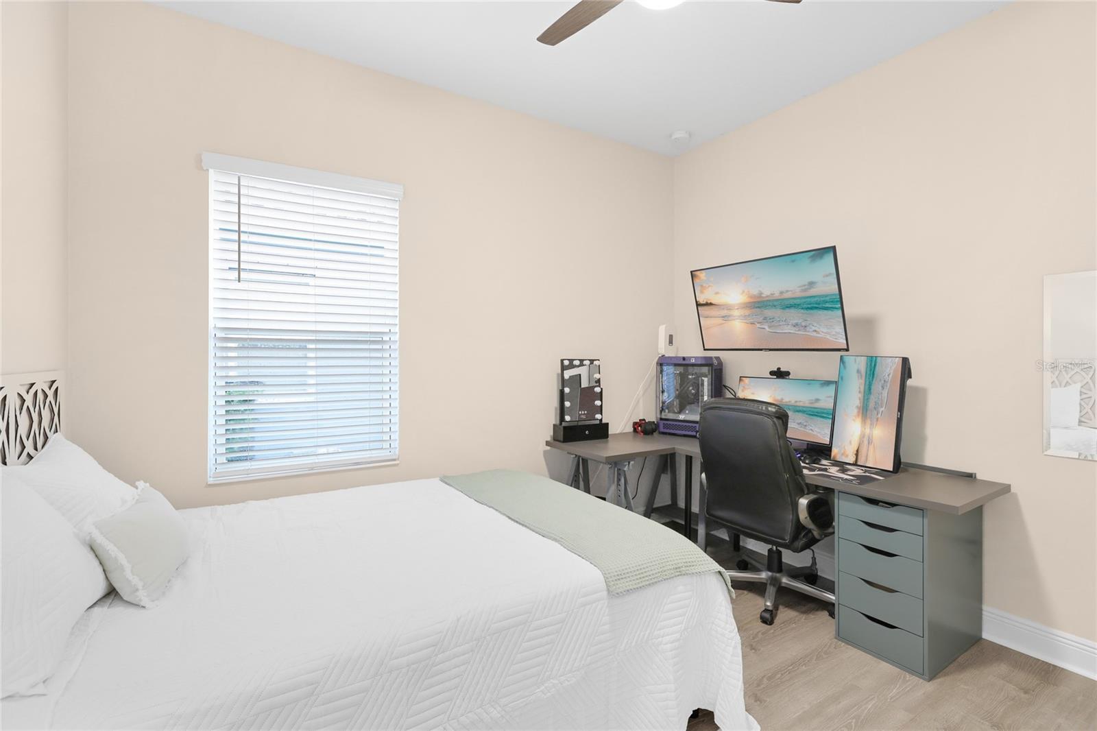 10601 Falling Leaf Ct Property Photo 16