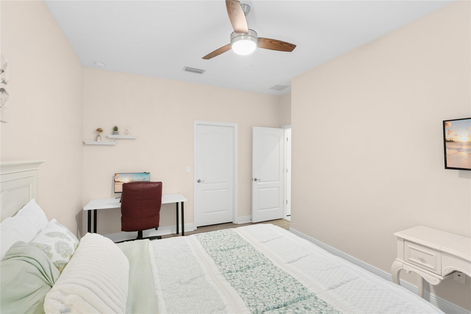10601 Falling Leaf Ct Property Photo 21