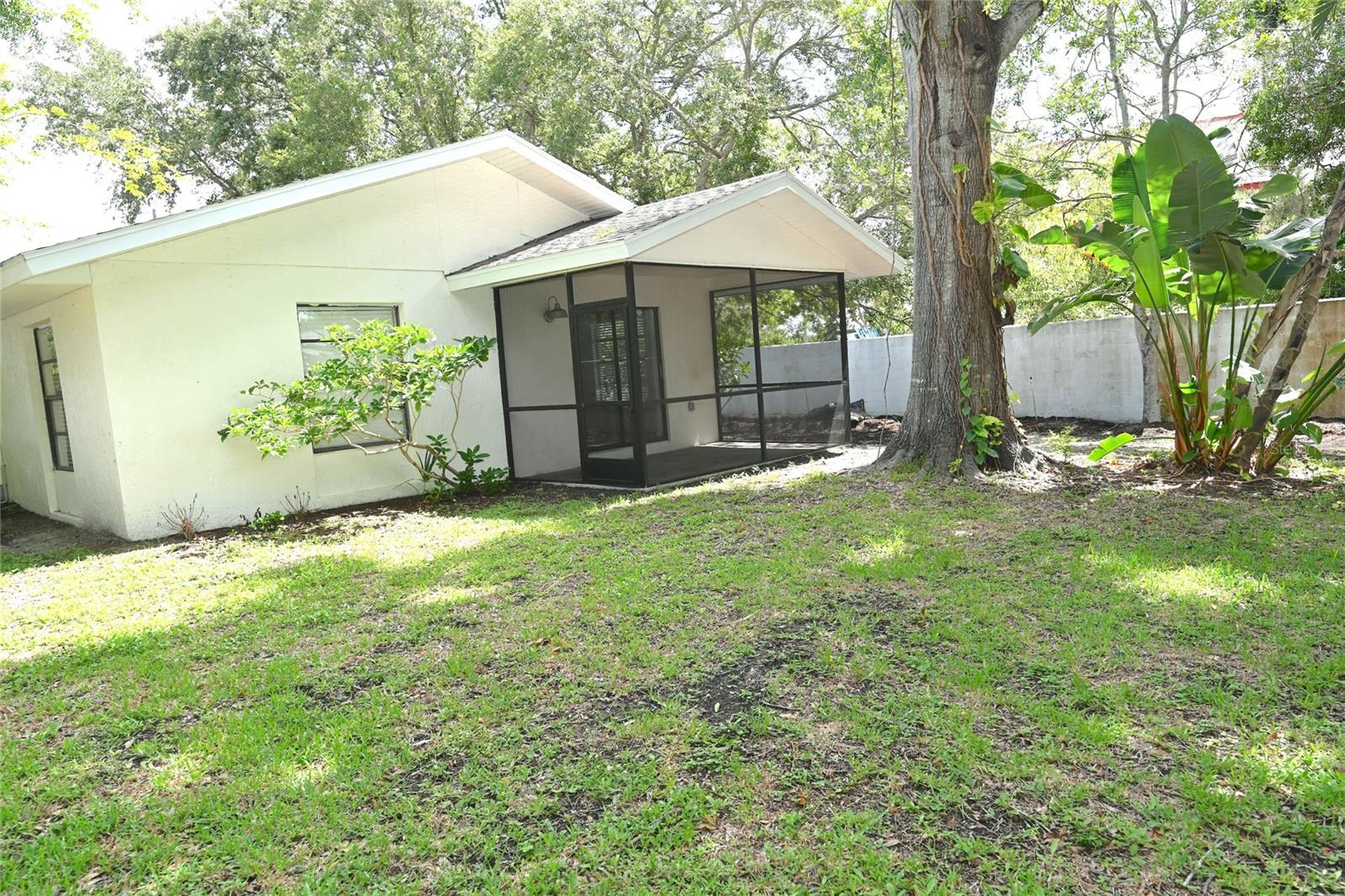 1976 Debbie St Property Photo 4