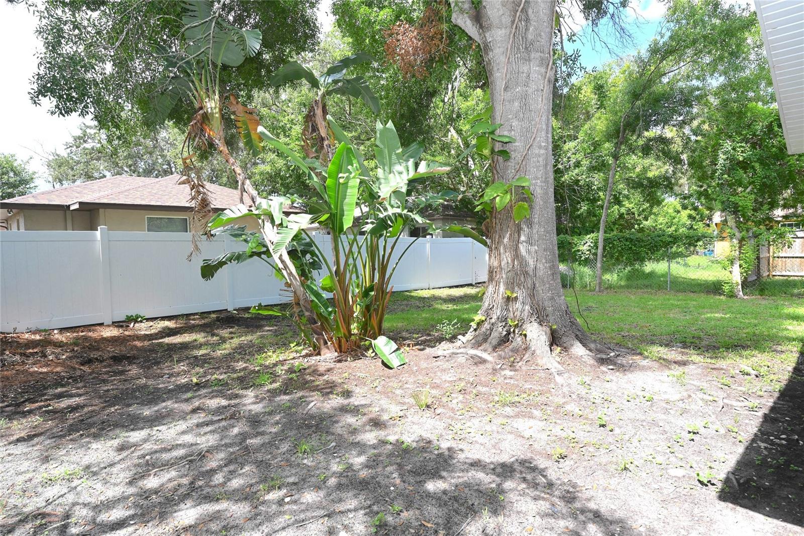 1976 Debbie St Property Photo 5
