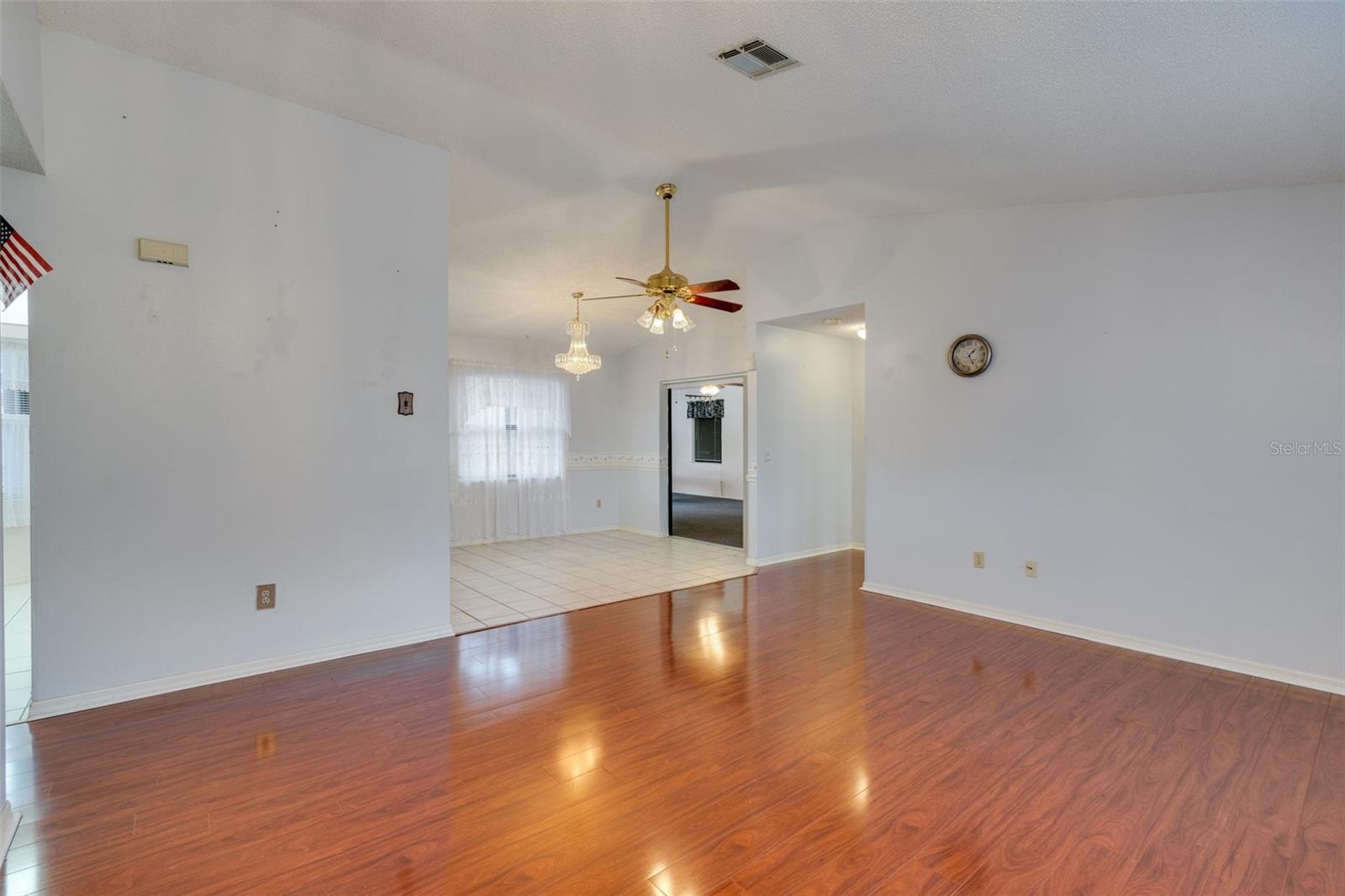 7300 Beardsley St Property Photo 5