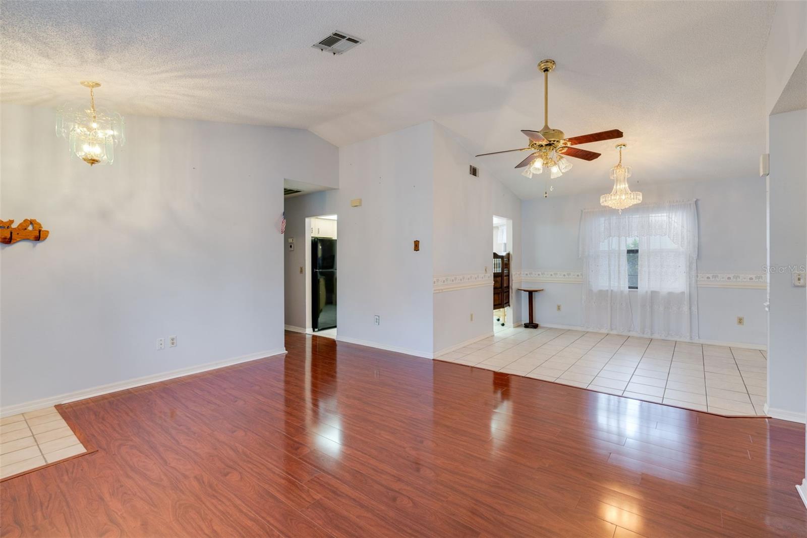 7300 Beardsley St Property Photo 6