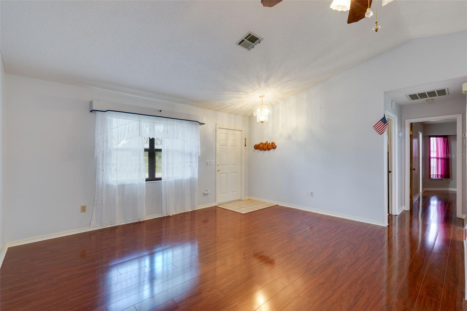 7300 Beardsley St Property Photo 7