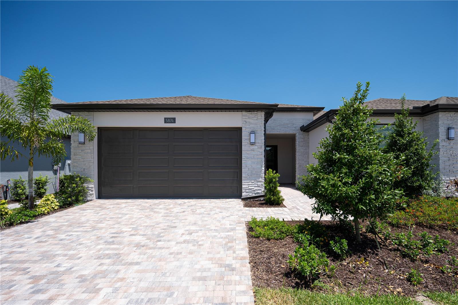 A4698579 Property Photo 2