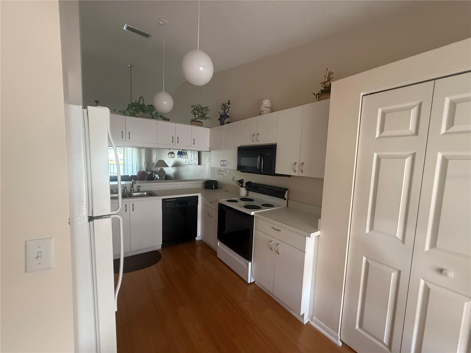 4211 Caddie Dr E #202 Property Photo 3