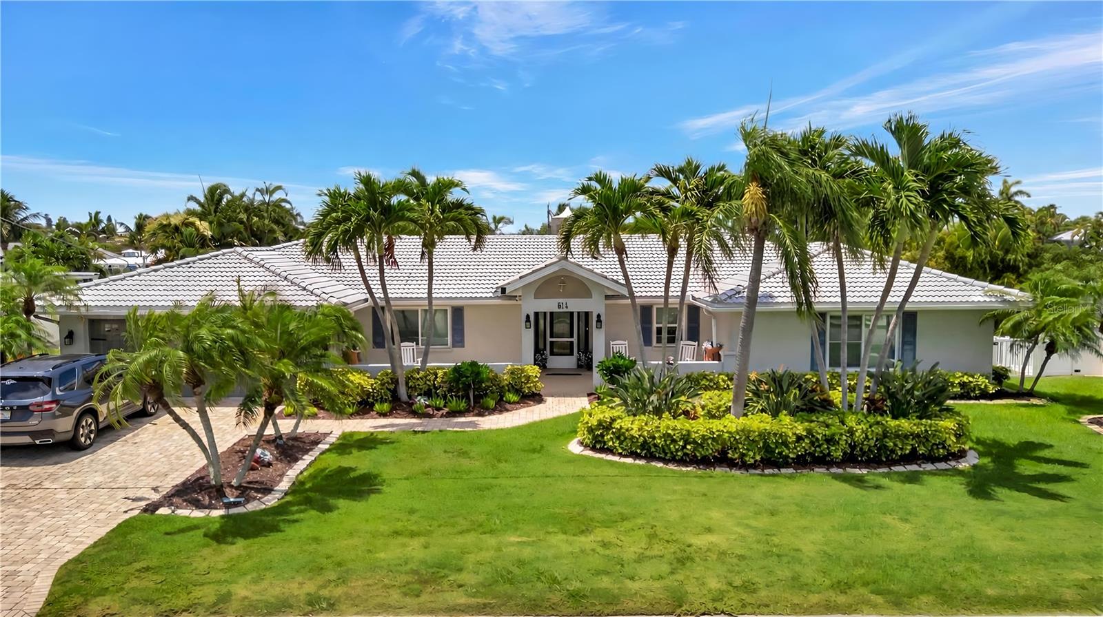 514 KEY ROYALE DR Property Photo 1