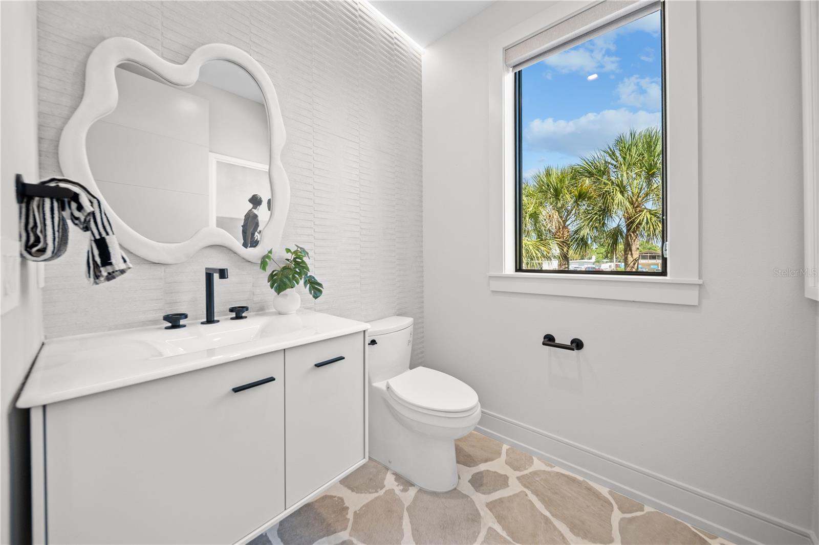 411 Palm Ave Property Photo 23