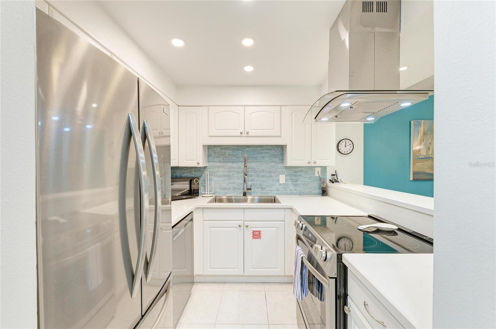 6157 Midnight Pass Rd #e12 Property Photo 13