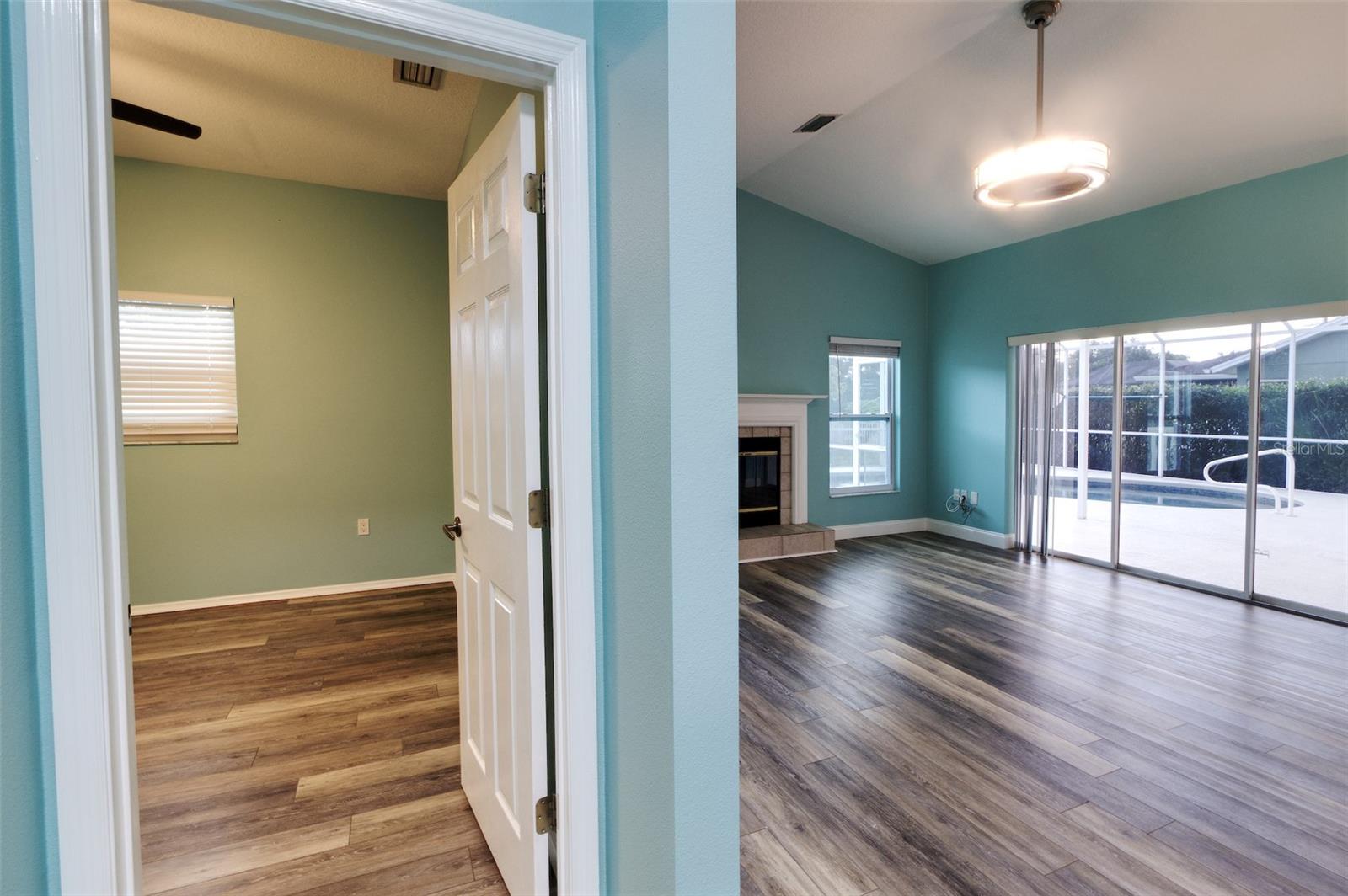 6734 60th Street Cir E Property Photo 9