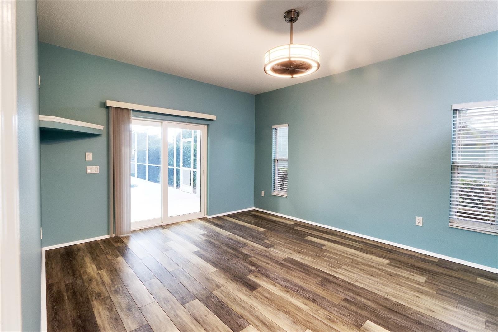 6734 60th Street Cir E Property Photo 13