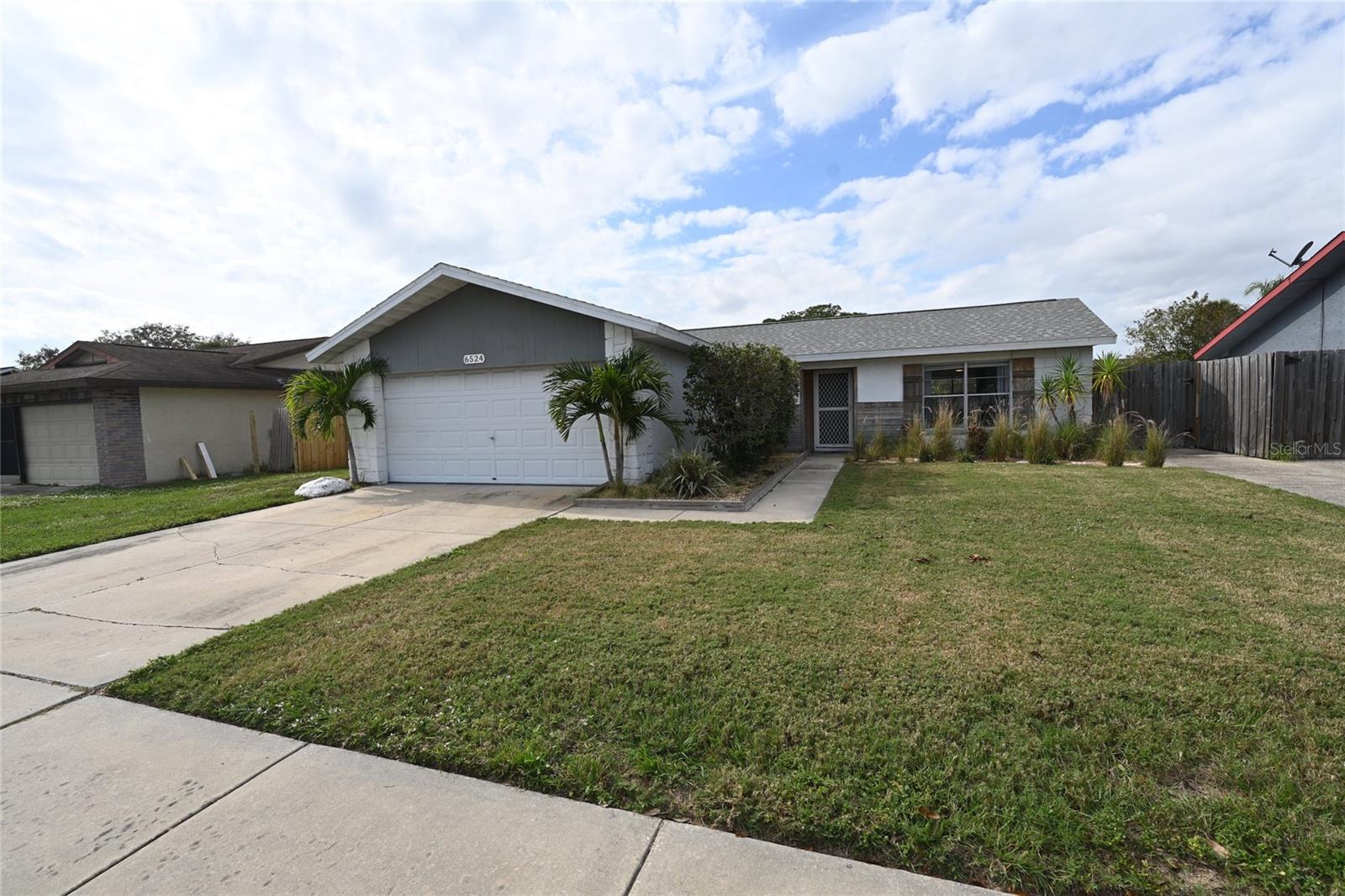 6524 Mauna Loa Blvd Property Photo 2