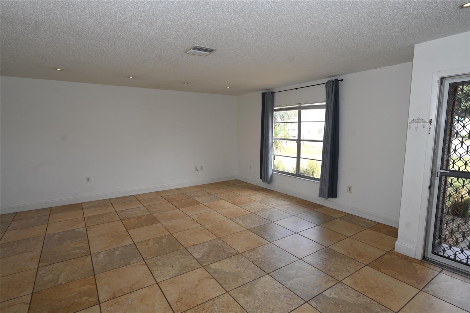 6524 Mauna Loa Blvd Property Photo 9