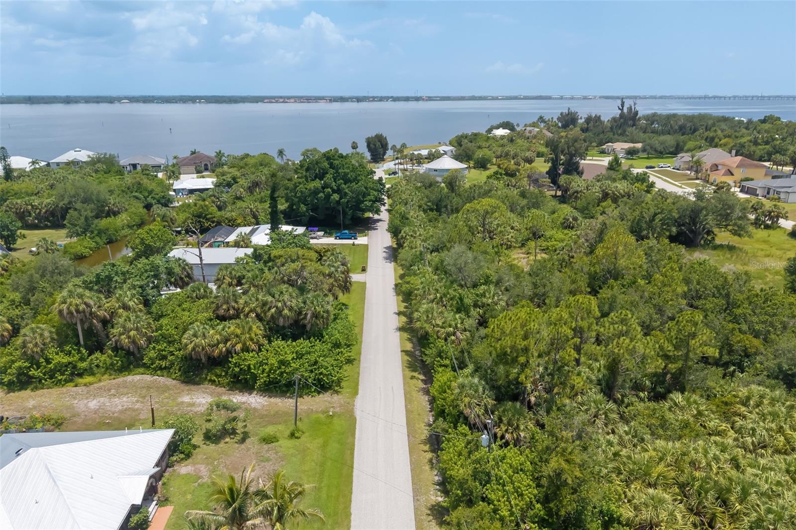 186 Northshore Ter Property Photo 6
