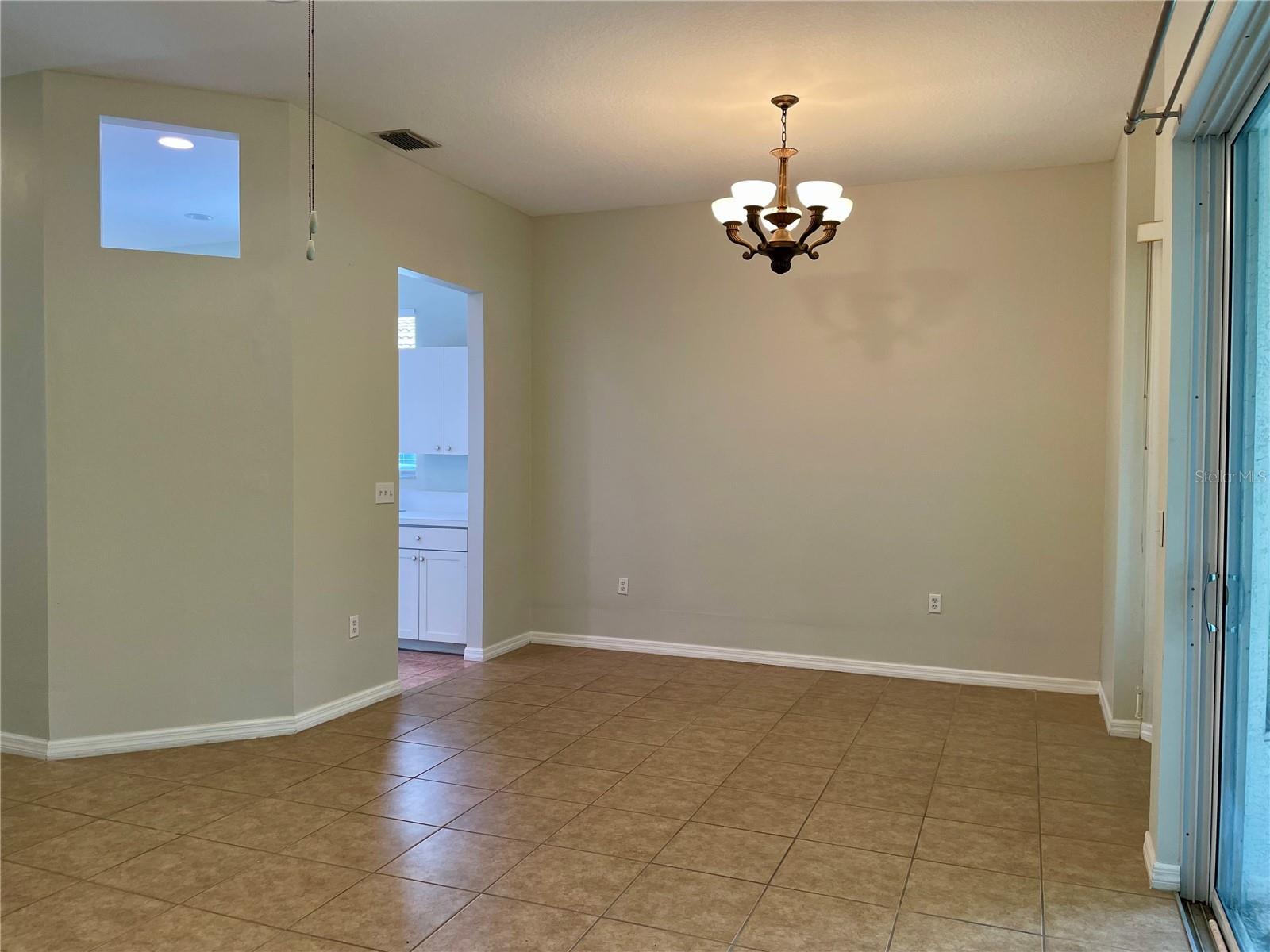 6813 Winslow St Property Photo 7