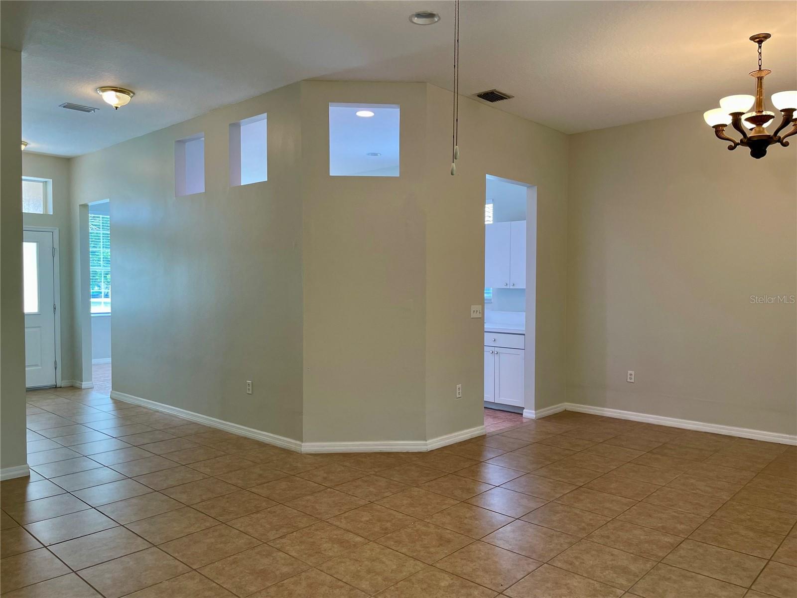 6813 Winslow St Property Photo 8