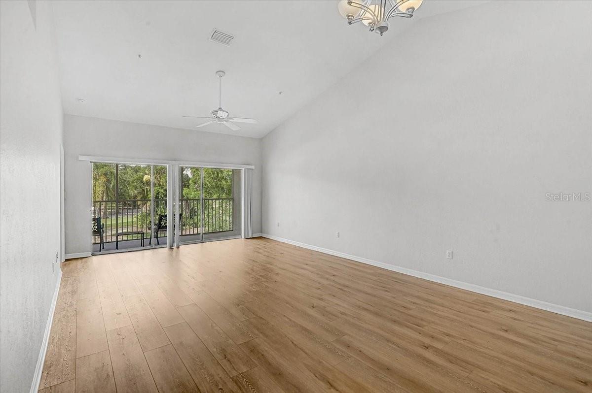 6870 Fairview Ter Property Photo 5