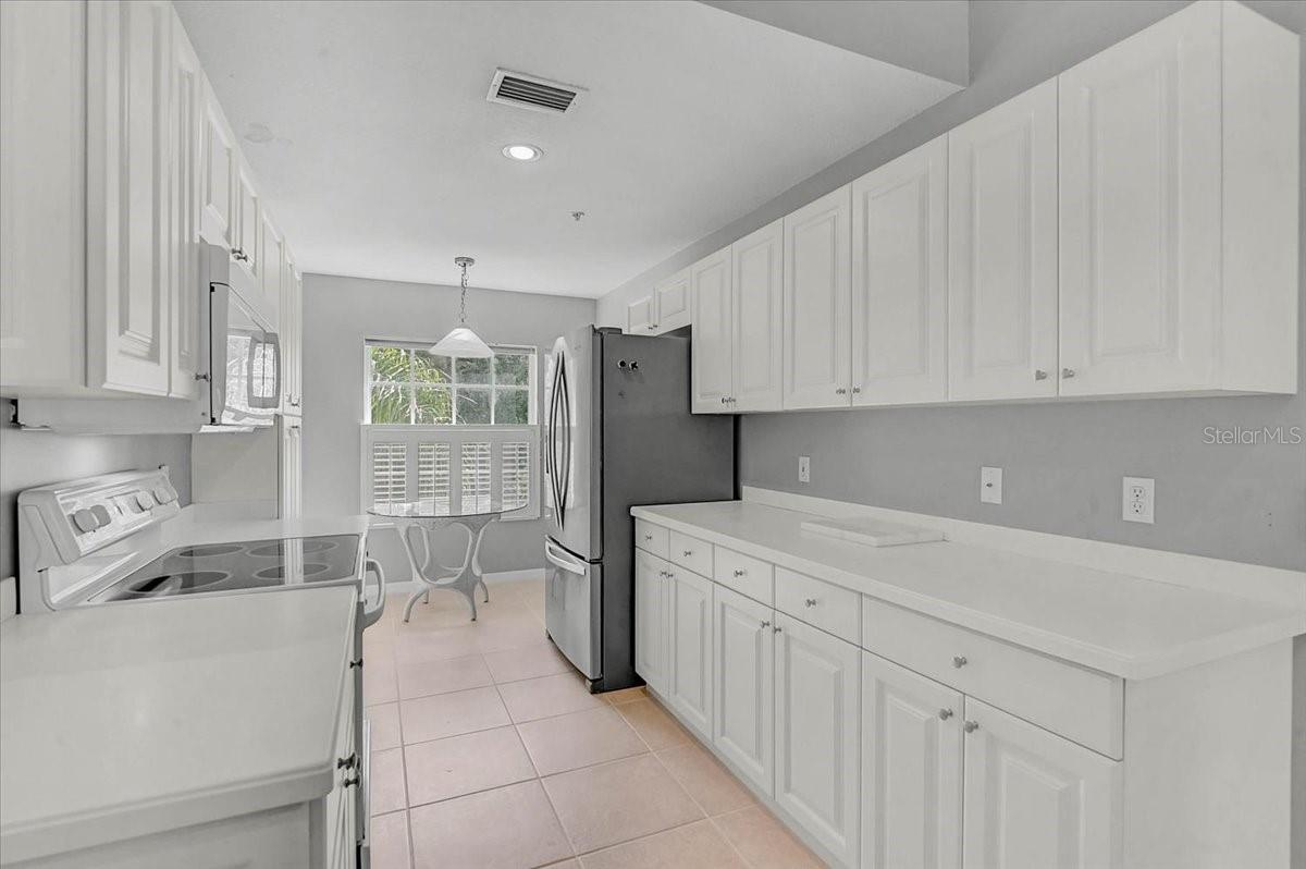 6870 Fairview Ter Property Photo 10