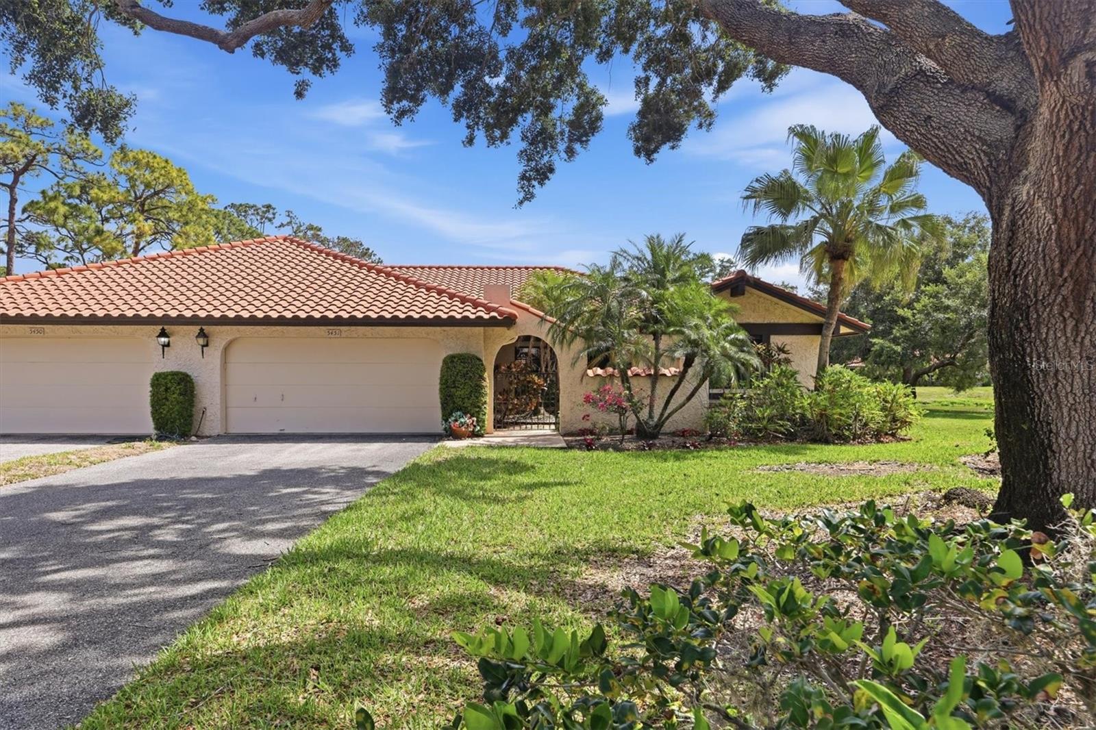 5451 Golf Pointe Dr #v-225 Property Photo 1
