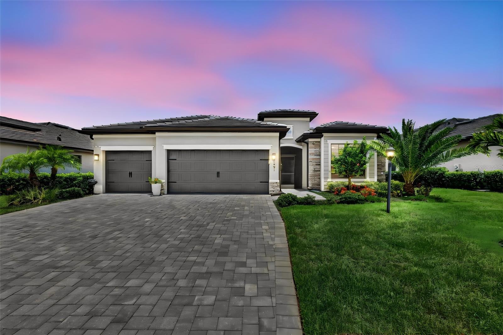 4881 Seafoam Trl Property Photo 1