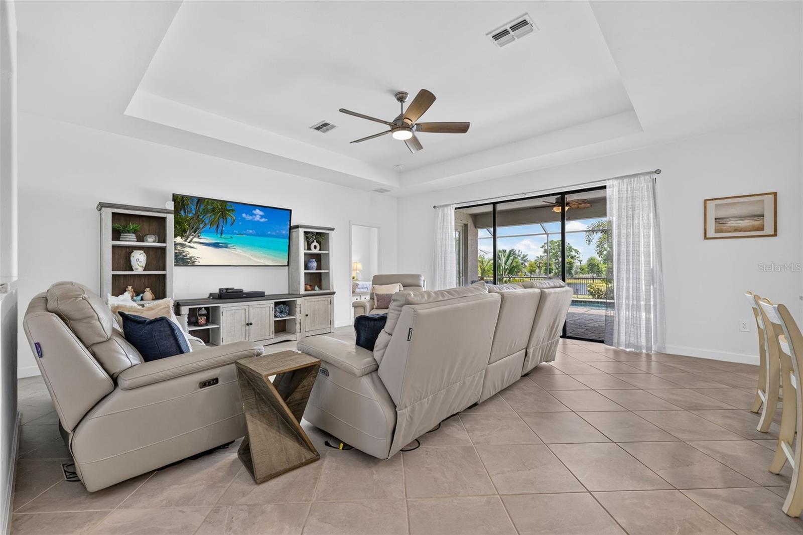 4881 Seafoam Trl Property Photo 8