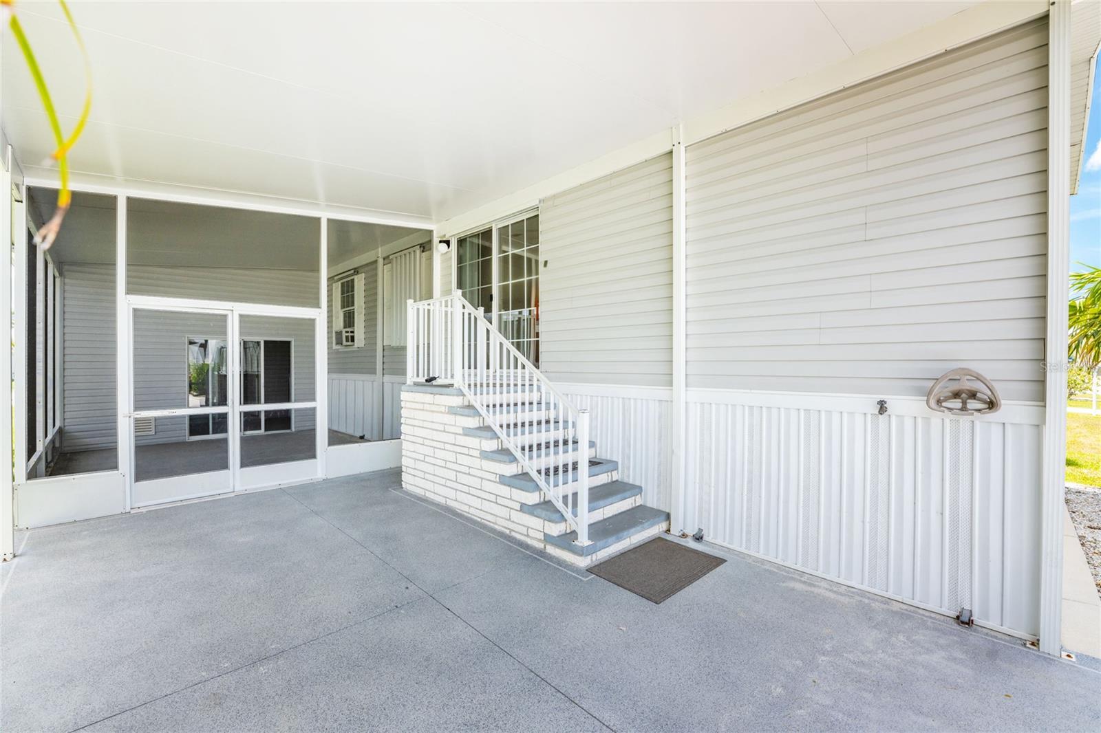 10 Holland Dr Property Photo 35