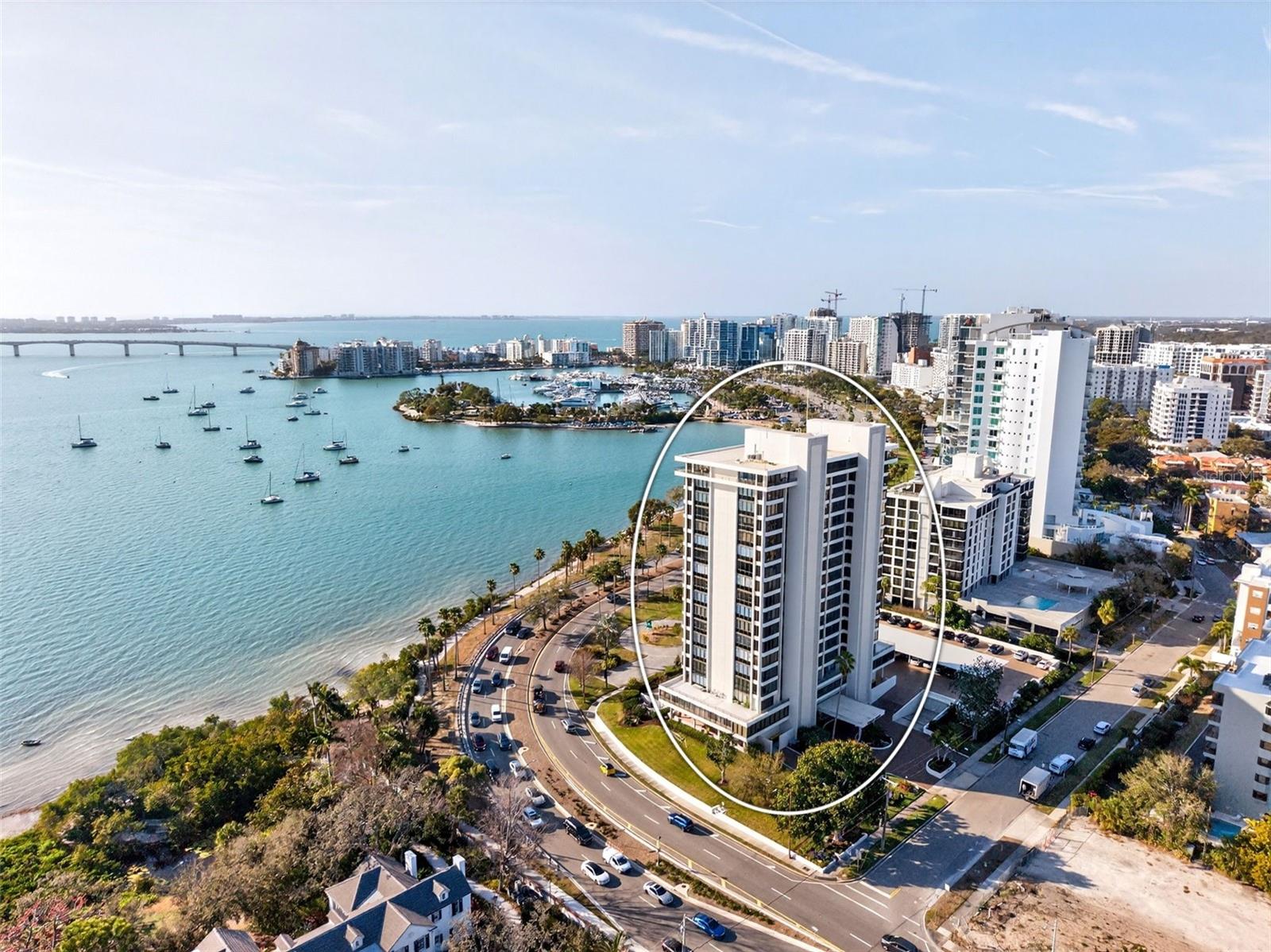 770 S Palm Ave #ph2 Property Photo 3