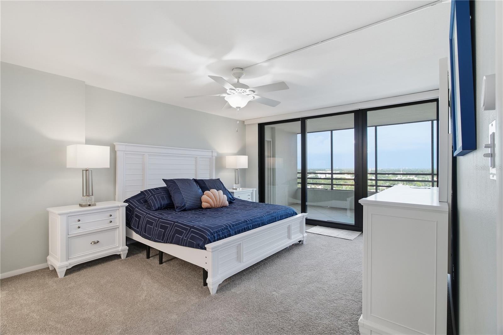 770 S Palm Ave #ph2 Property Photo 11