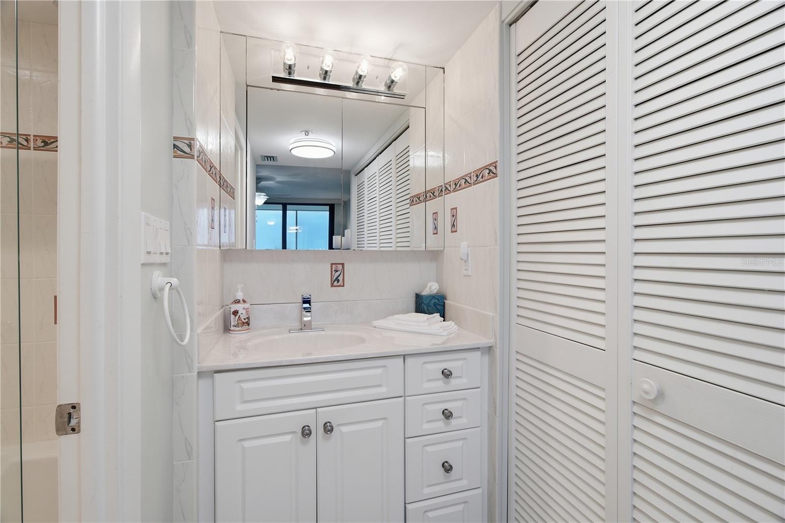 770 S Palm Ave #ph2 Property Photo 14