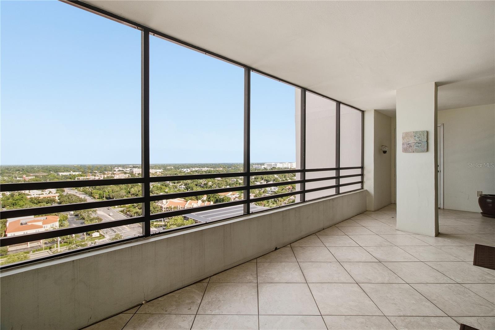 770 S Palm Ave #ph2 Property Photo 17