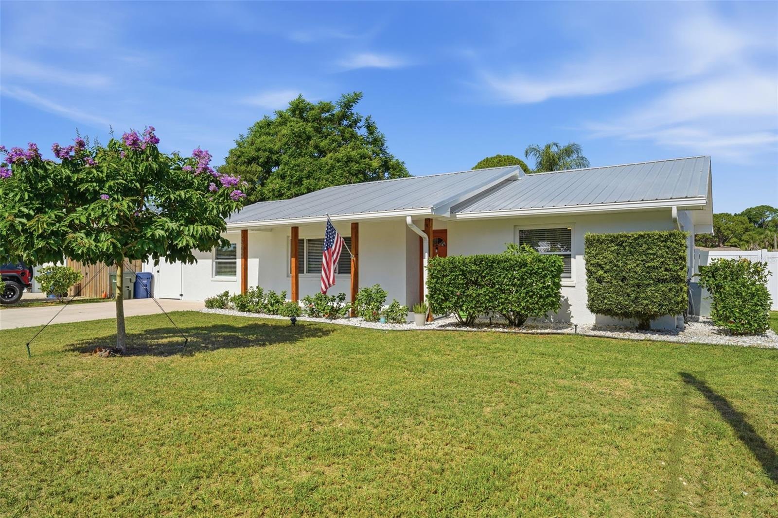 2600 Cambridge Dr Property Photo 1
