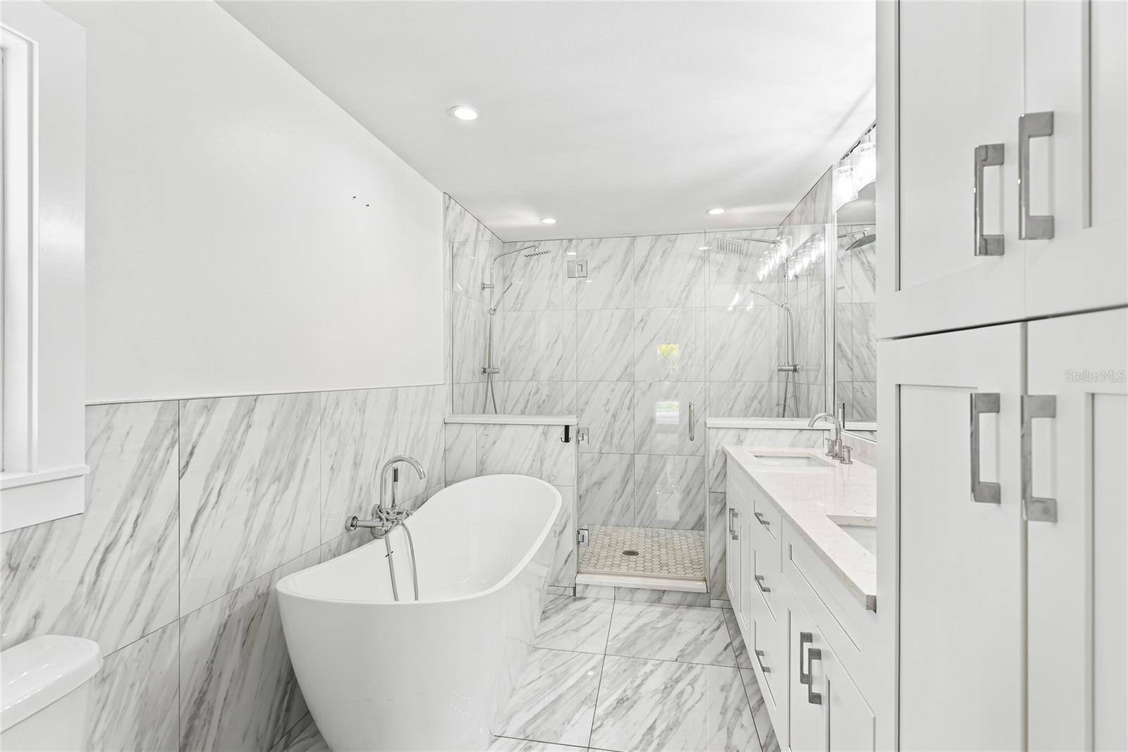 206 73rd St Nw Property Photo 4