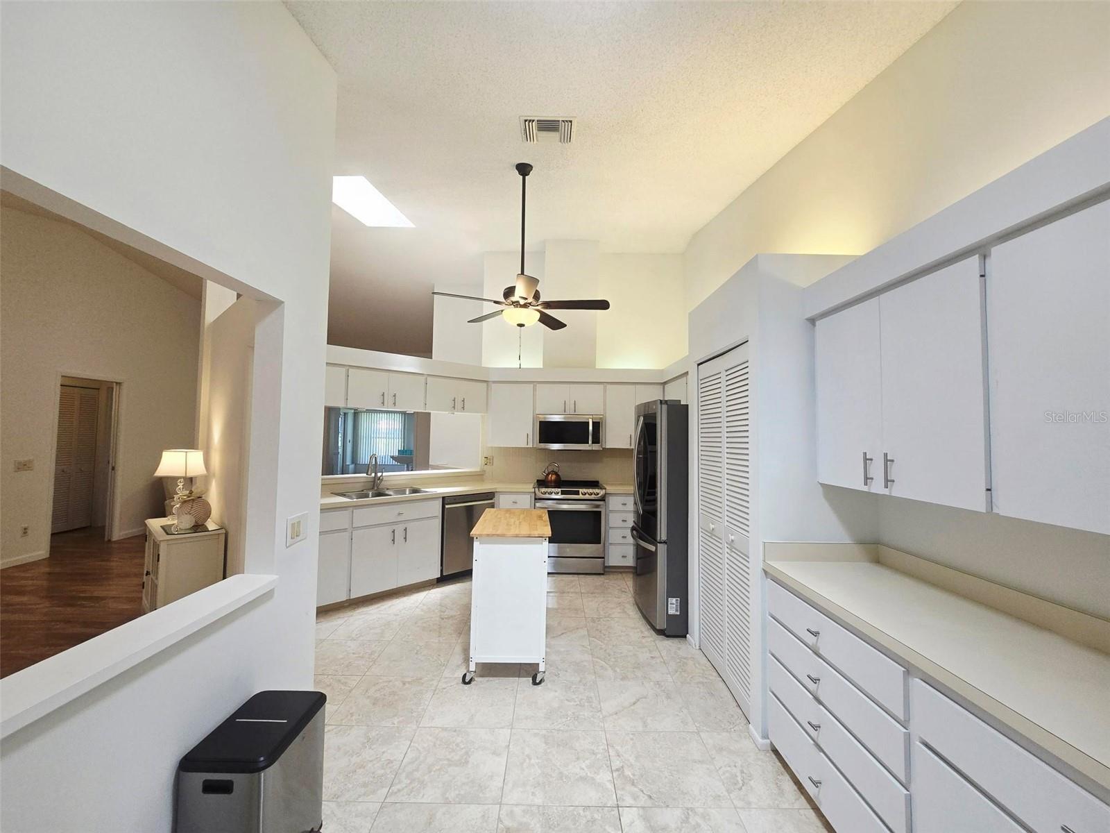 5808 Garden Lakes Dr Property Photo 4