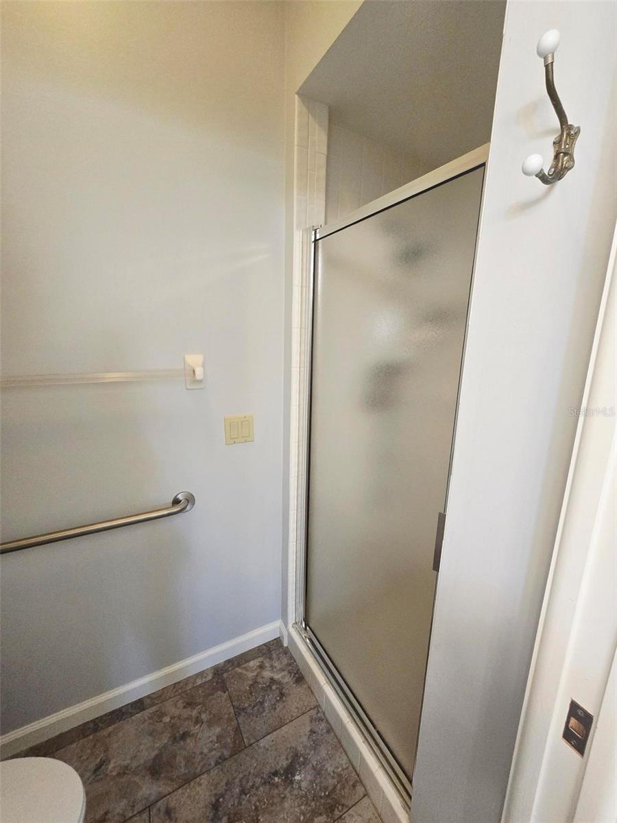 5808 Garden Lakes Dr Property Photo 26