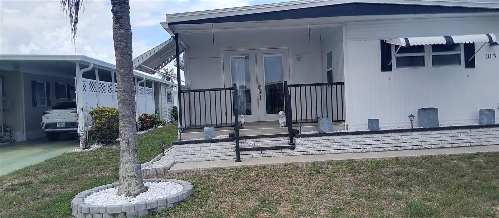 313 Danube Cir Property Photo 1