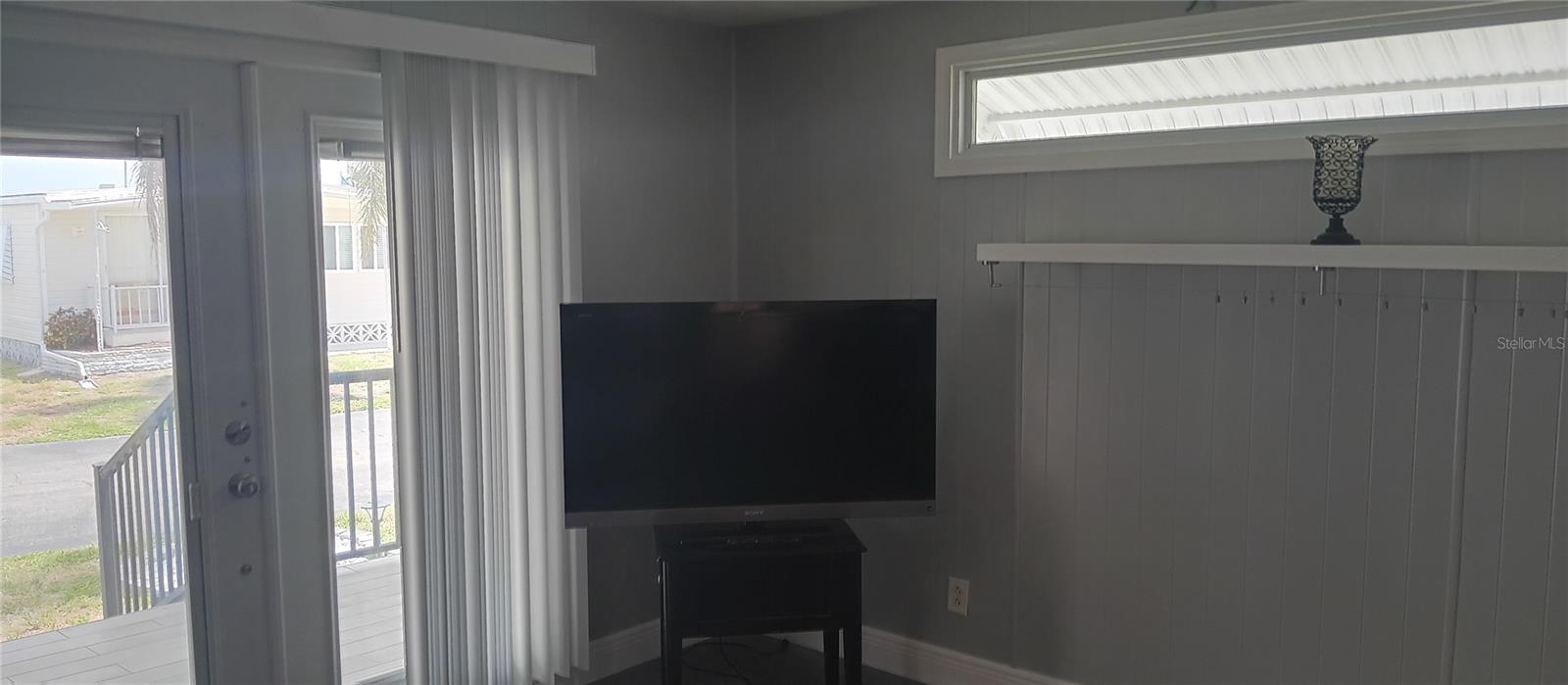 313 Danube Cir Property Photo 9