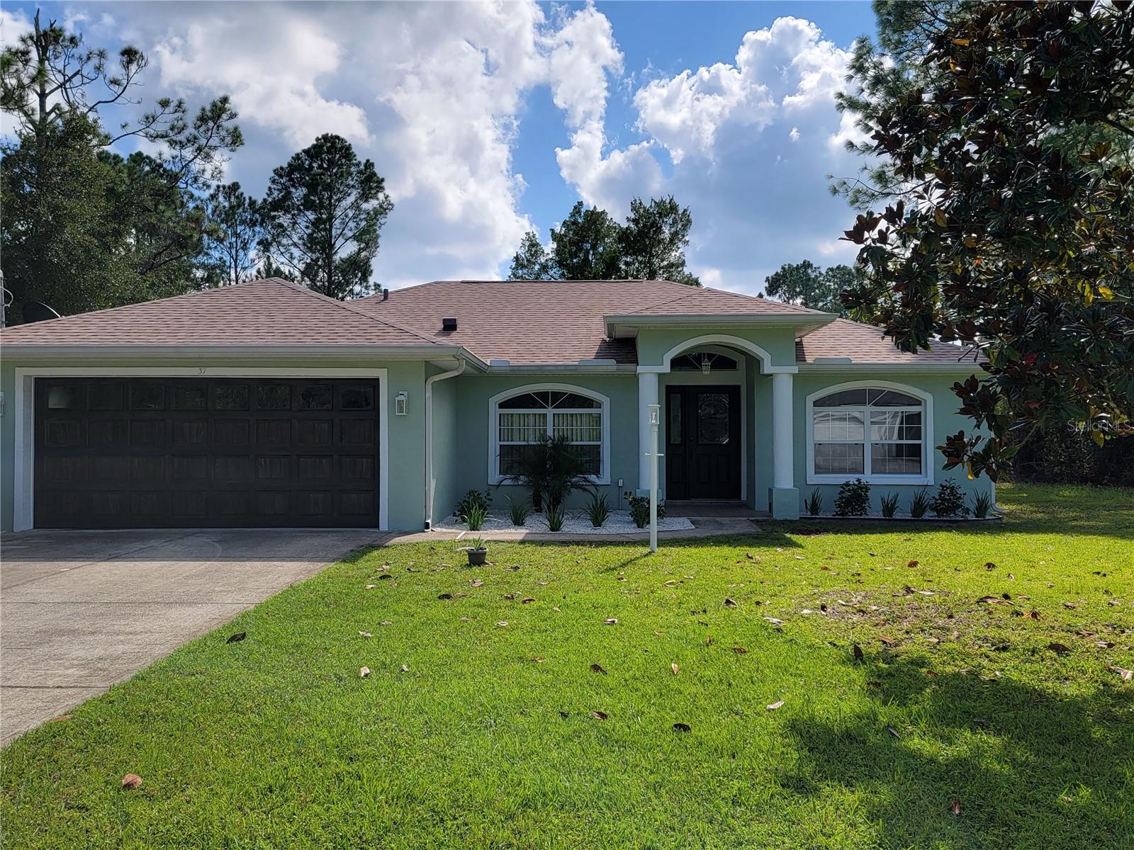 37 Whippoorwill Dr Property Photo 1