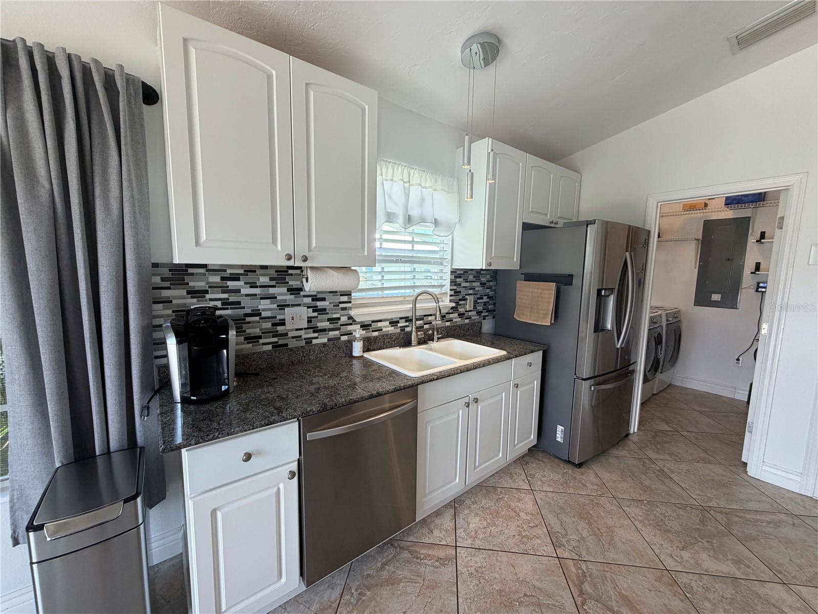 4319 15th Way Property Photo 10